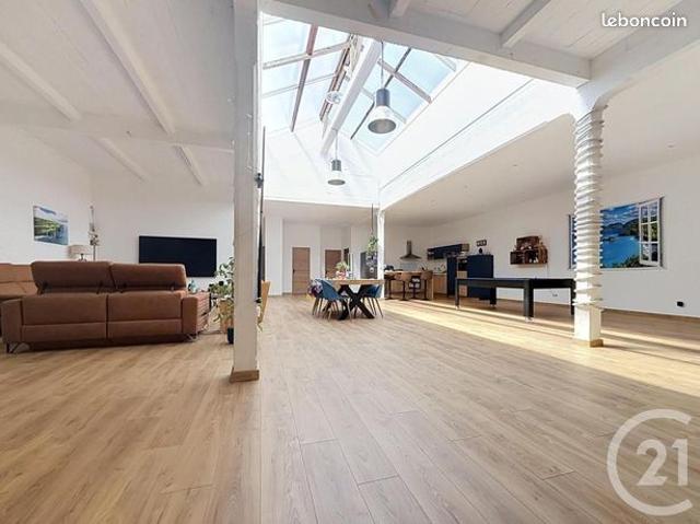 Loft 4 pièces 210 m²