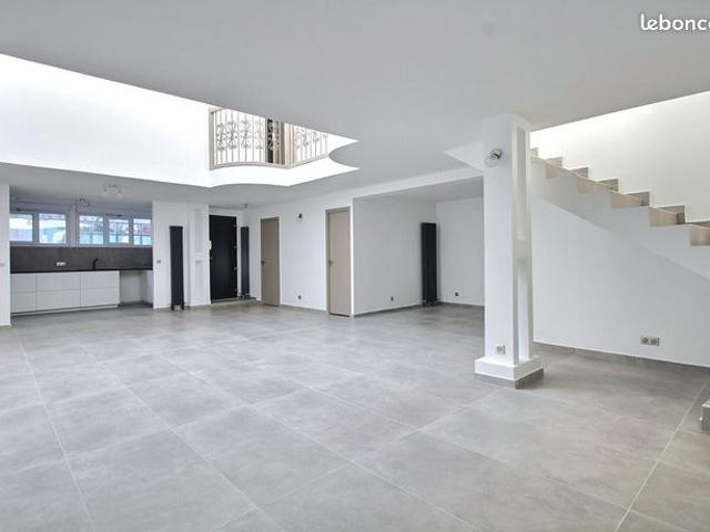 Loft 5 pièces 148 m²