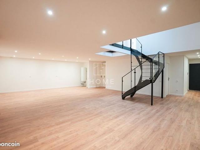 Loft 5 pièces 152 m²