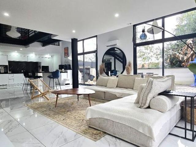 Loft 5 pièces 161 m²