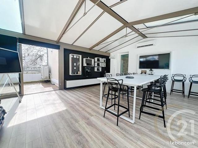Loft 5 pièces 176 m²