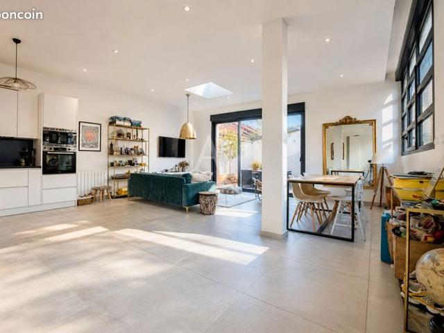 Loft 5 pièces 111 m²