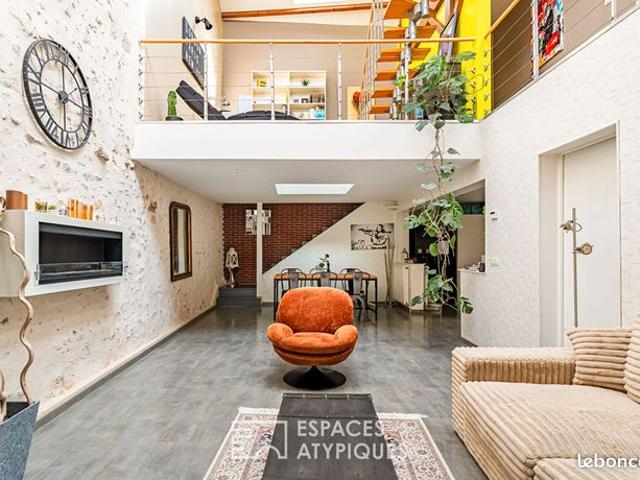 Loft 6 pièces 151 m²