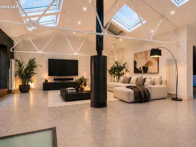 Loft 6 pièces 157 m²