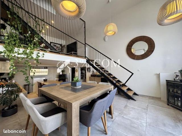 Loft 6 pièces 122 m²