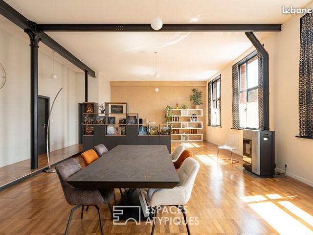 Loft 6 pièces 243 m²