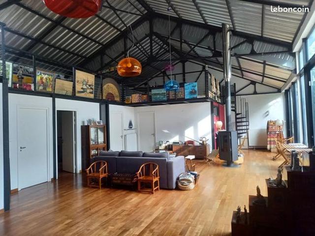 Loft 6 pièces 270 m²