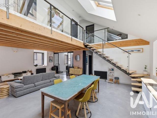 Loft 7 pièces 166 m²