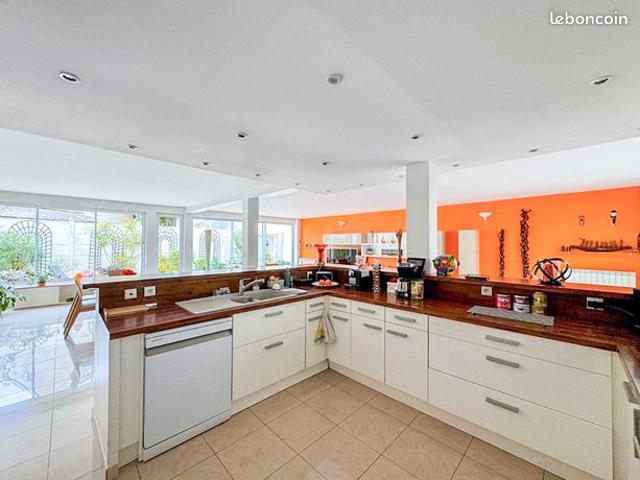 Loft 7 pièces 210 m²