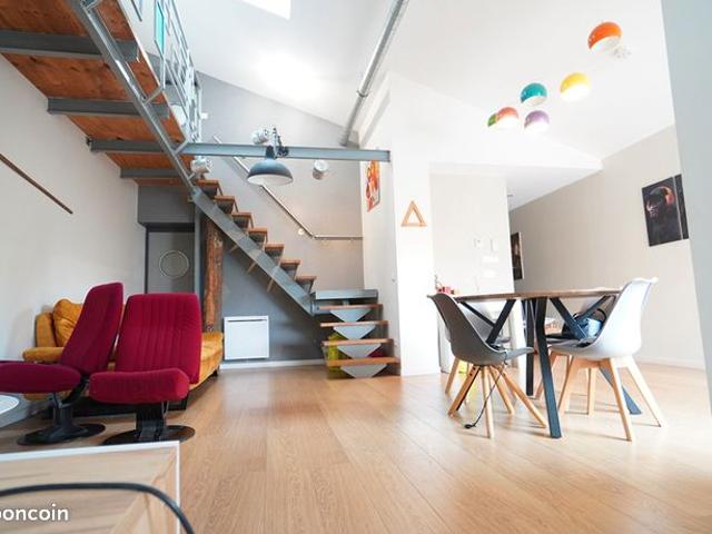 Loft 8 pièces 110 m²
