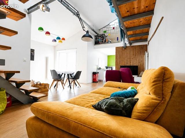 Loft 8 pièces 110 m²