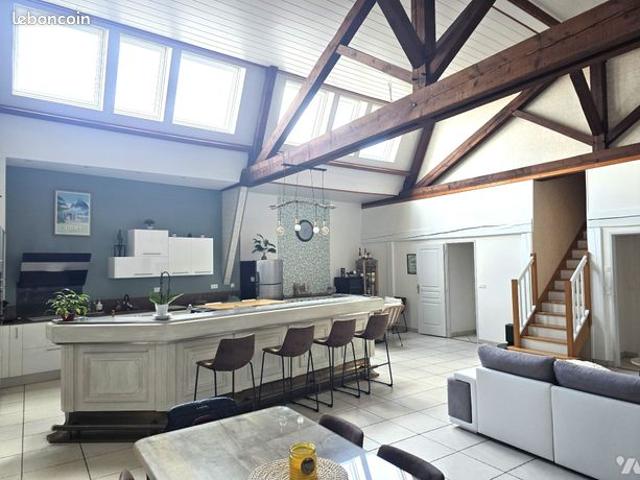 Loft 8 pièces 204 m²