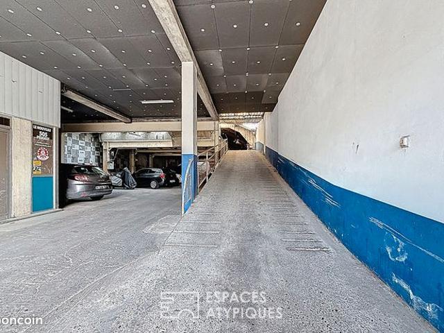 Loft 8 pièces 300 m²