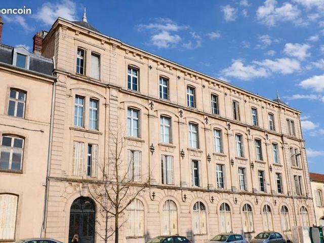 Loft 9 pièces 238 m²