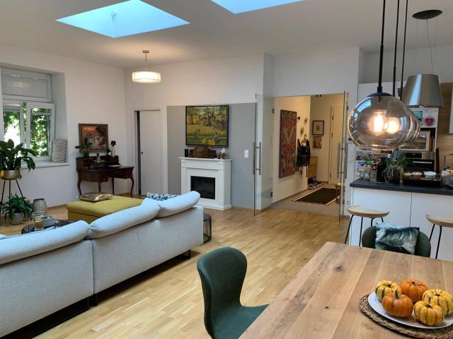 Loftartige City Wohnung in Innenhoflage