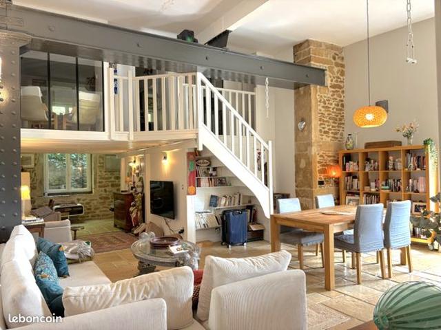 Loft/atelier/surface 3 pièces 104 m²