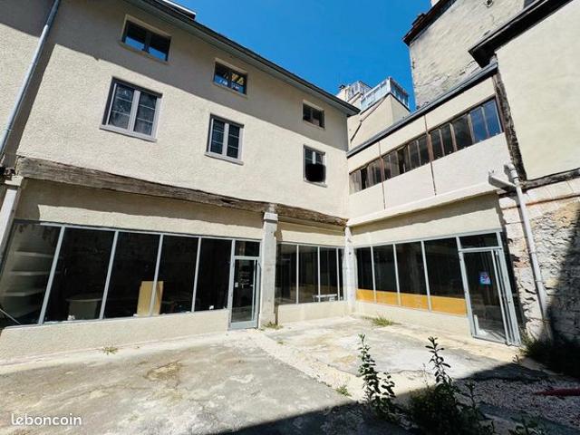 Loft/atelier/surface 3 pièces 118 m²