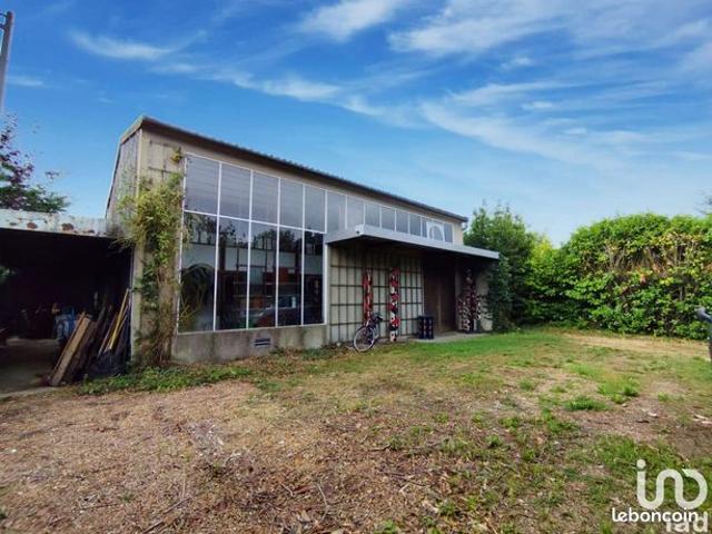 Loft/atelier/surface 166 m² THIVARS
