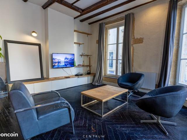 Loft/atelier/surface 1 pièce 70 m²