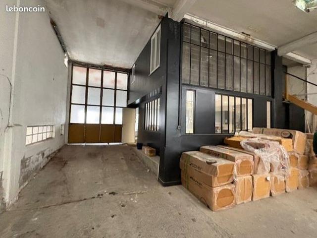 Loft/atelier/surface 1 pièce 300 m²