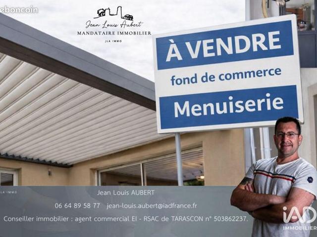 Loft/atelier/surface 235 m² NOVES
