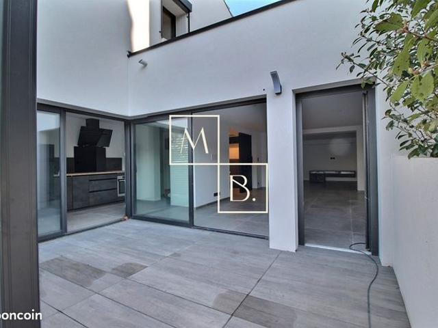 Loft/atelier/surface 2 pièces 72 m²