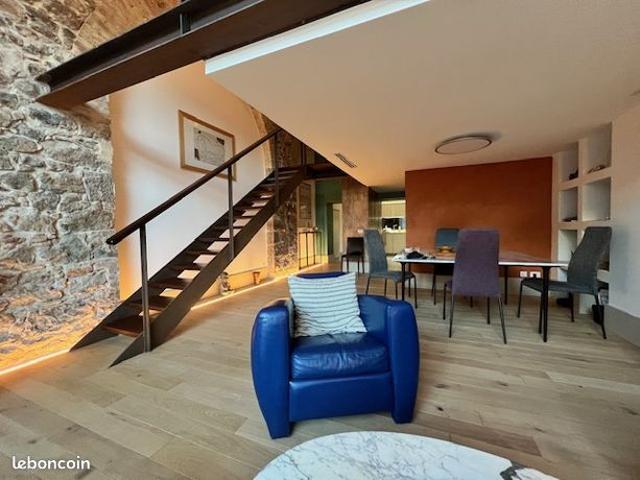 Loft/atelier/surface 2 pièces 74 m²