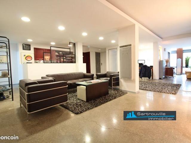 Loft/atelier/surface 7 pièces 240 m²