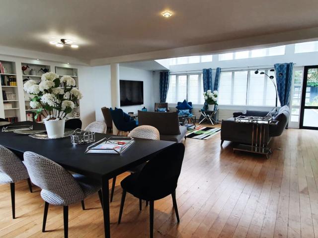 Loft/atelier/surface 7 pièces 274 m²
