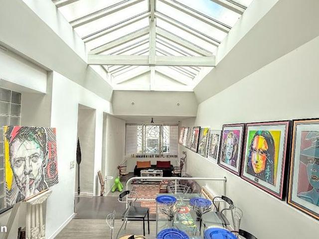 Loft/atelier/surface 4 pièces 108 m²