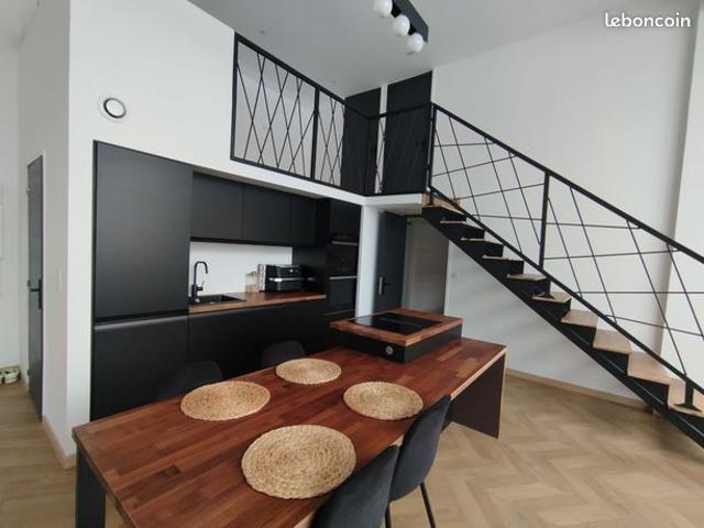 Loft/atelier/surface 4 pièces 100 m²