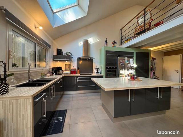 Loft/atelier/surface 4 pièces 115 m²