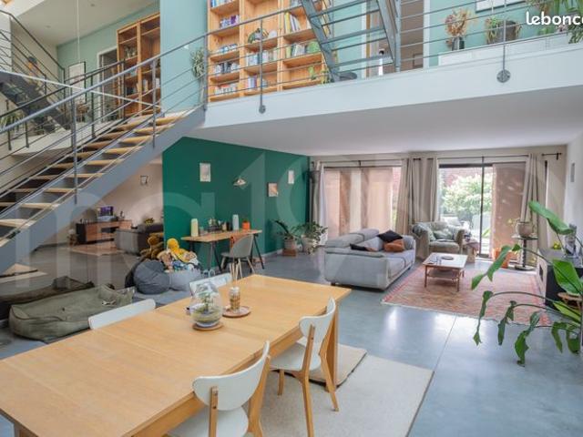 Loft/atelier/surface 4 pièces 135 m²