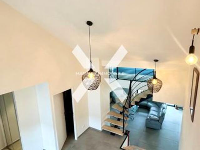 Loft/atelier/surface 4 pièces 145 m²
