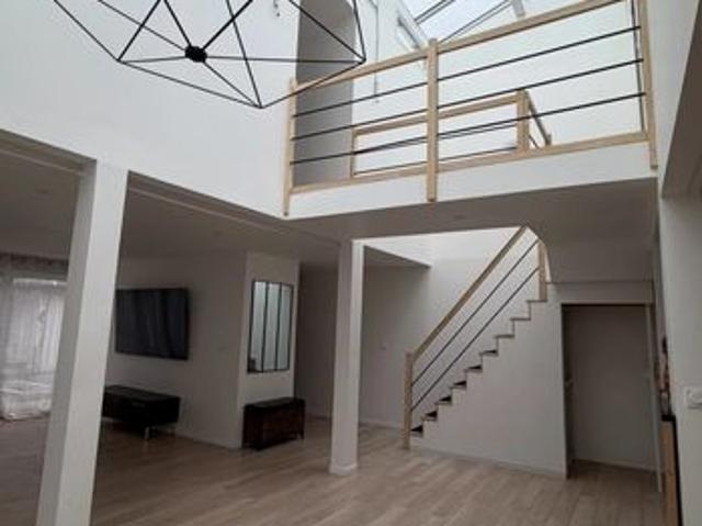 Loft/Atelier/Surface 4 pièces 147 m²