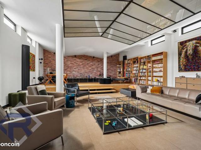 Loft/atelier/surface 4 pièces 225 m²