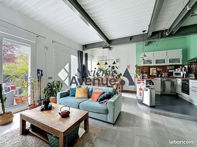 Loft/atelier/surface 4 pièces 74 m²