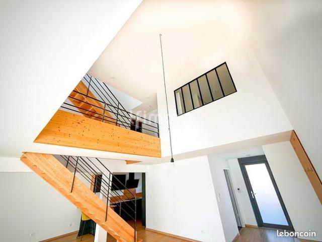 Loft/atelier/surface 5 pièces 121 m²