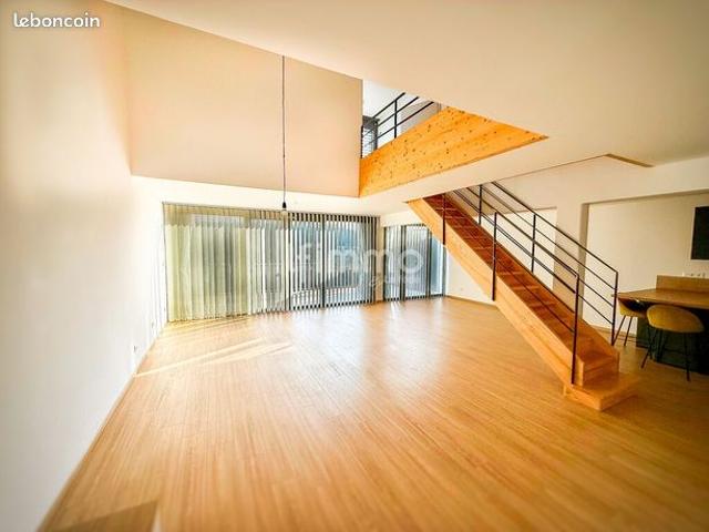 Loft/atelier/surface 5 pièces 121 m²