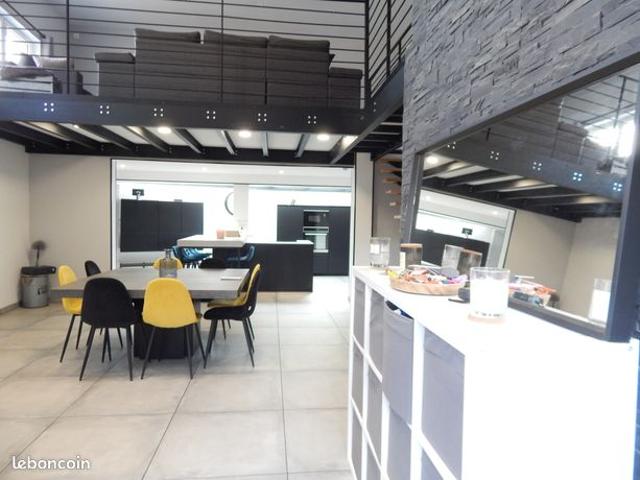 Loft/atelier/surface 5 pièces 142 m²