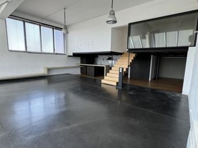 Loft/atelier/surface 5 pièces 150 m²