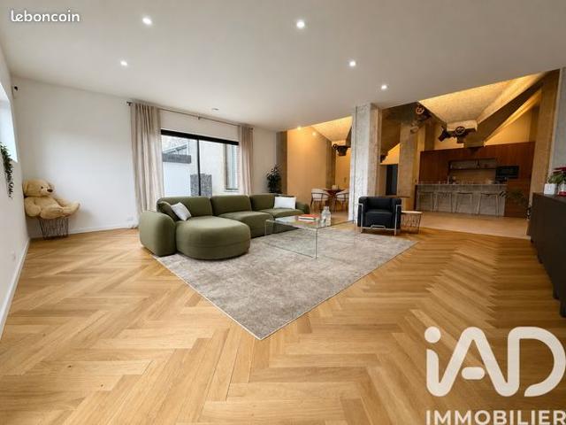 Loft/atelier/surface 5 pièces 174 m²