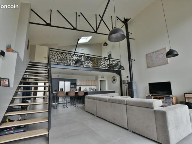 Loft/atelier/surface 5 pièces 178 m²