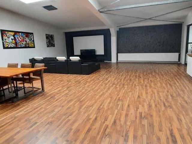 Loft/atelier/surface 5 pièces 201 m²
