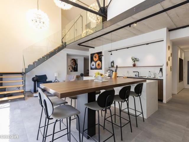Loft/atelier/surface 5 pièces 212 m²