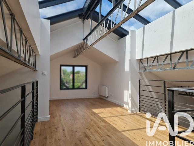 Loft/atelier/surface 5 pièces 99 m²