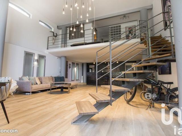 Loft/atelier/surface 6 pièces 153 m²