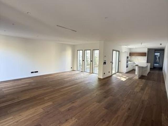 Loft/atelier/surface 6 pièces 209 m²