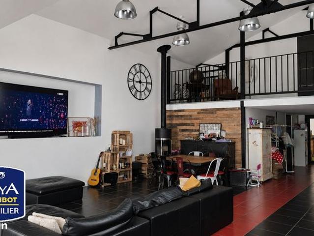 Loft/atelier/surface 6 pièces 220 m²