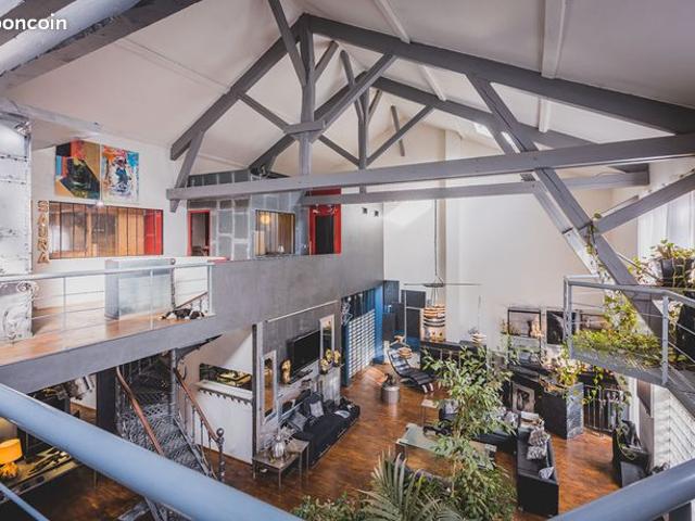 Loft/atelier/surface 6 pièces 268 m²